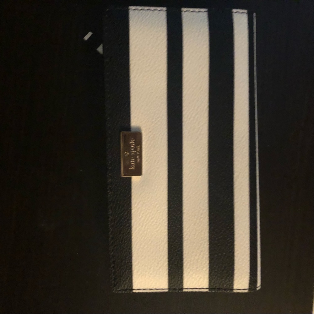 Kate spade black and white wallet